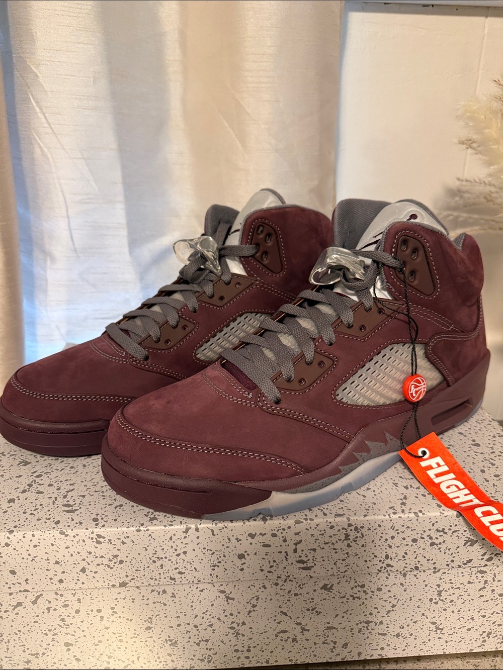 New in Box Mens Air Jordan 5 Retro SE Burgundy Sneakers 2023